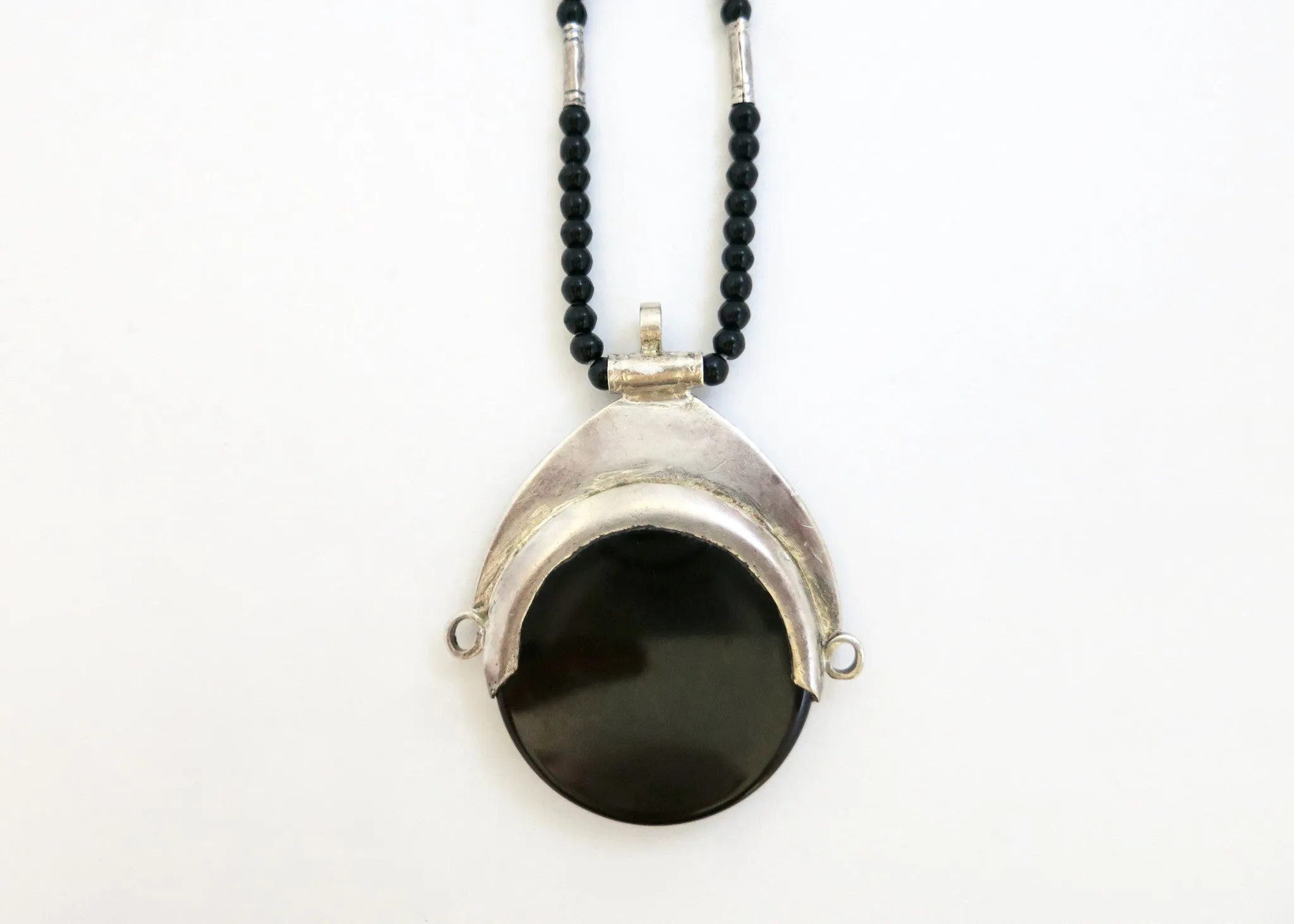 Tribal African oval marooon Tuareg pendant necklace