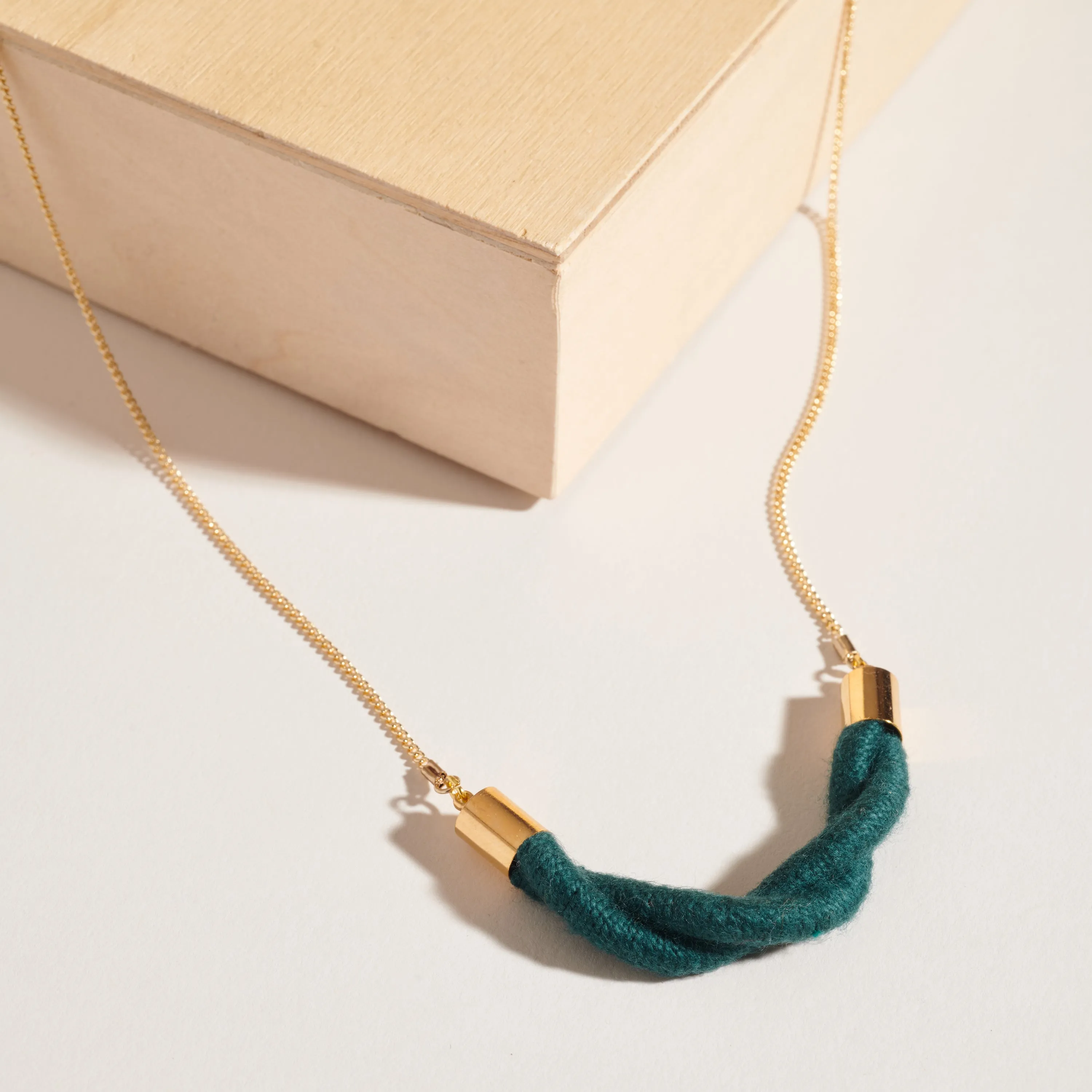 Twist Fiber   Chain Necklace